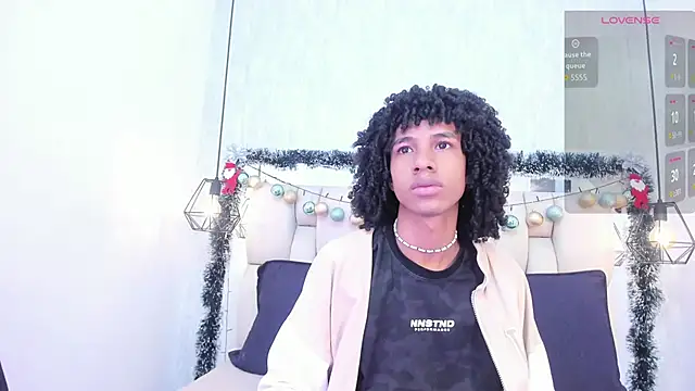 Snapshot of Johan_gz_ chatting on December 18, 2025, 11:27 am Johan gz online show from December 18, 2025, 11:27 am