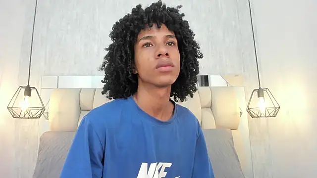 Snapshot of Johan_gz_ chatting on February 13, 2026, 11:39 am Johan gz online show from February 13, 2026, 11:39 am