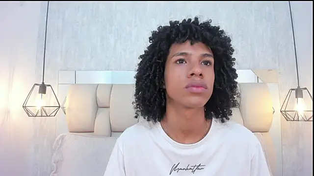 Snapshot of Johan_gz_ chatting on February 21, 2026, 11:33 am Johan gz online show from February 21, 2026, 11:33 am