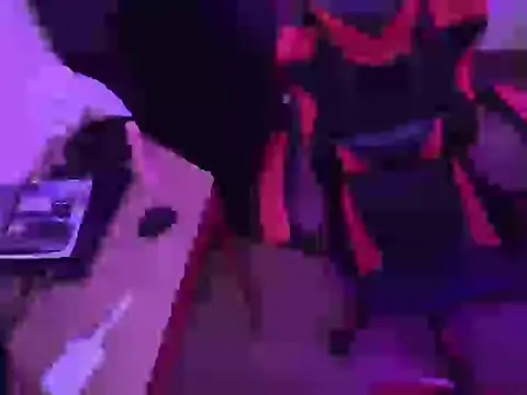 ChloeSnoww online show from September 30, 2025, 3:22 am