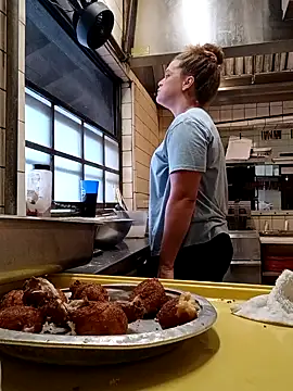 sarahkat86 online show from September 18, 2025, 10:23 pm