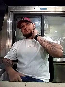 Catire10  online show from September 9, 2025, 2:05 pm