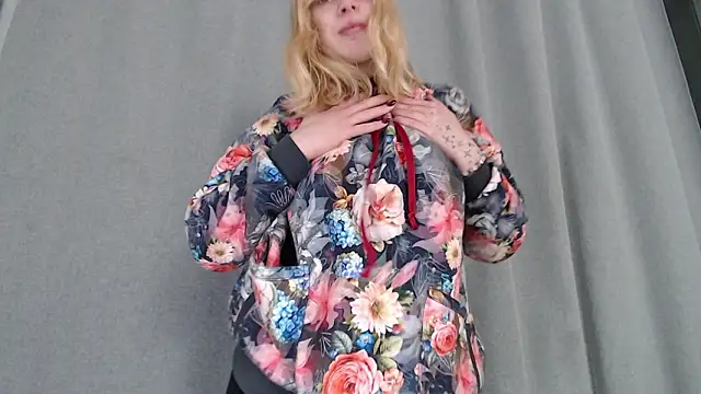 Snapshot of Alismoona chatting on February 23, 2026, 8:28 pm Alismoona online show from February 23, 2026, 8:28 pm