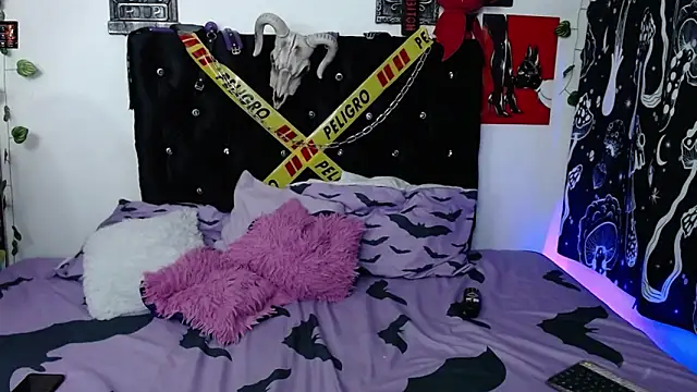 Snapshot of mayaREDdoll chatting on February 12, 2026, 2:06 am mayaREDdoll online show from February 12, 2026, 2:06 am