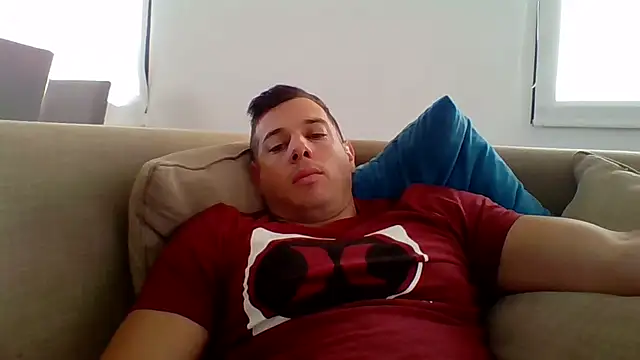 Snapshot of luca23millo90 chatting on October 19, 2025, 5:46 pm luca23millo90 online show from October 19, 2025, 5:46 pm