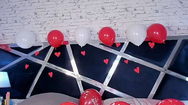 Snapshot of BellaSwwan chatting on September 21, 2025, 4:14 am BellaSwwan online show from September 21, 2025, 4:14 am