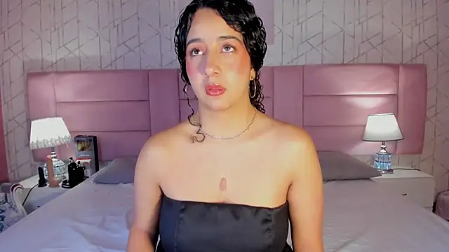 Snapshot of BellaSwwan chatting on December 3, 2025, 12:58 pm BellaSwwan online show from December 3, 2025, 12:58 pm