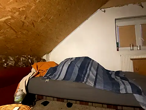 Snapshot of Salon1986 chatting on December 19, 2025, 6:42 am Salon1986 online show from December 19, 2025, 6:42 am