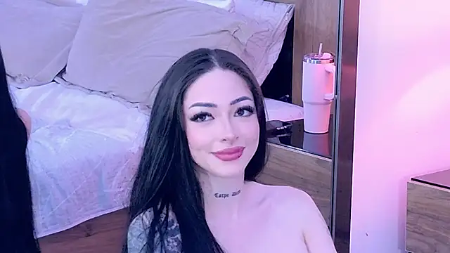 Snapshot of AlessandraLovi chatting on May 31, 2026, 7:37 am AlessandraLovi online show from May 31, 2026, 7:37 am