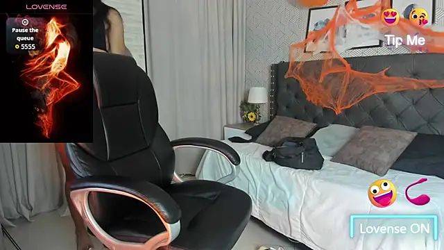 Snapshot of sweet__vanessa1 chatting on October 27, 2025, 5:00 am sweet vanessa1 online show from October 27, 2025, 5:00 am