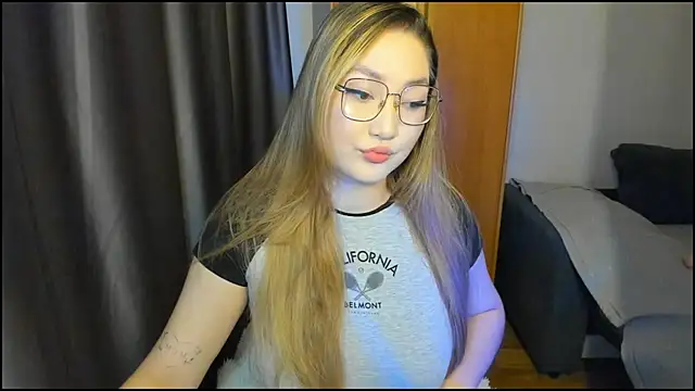 lyra x online show from May 5, 2026, 1:57 am