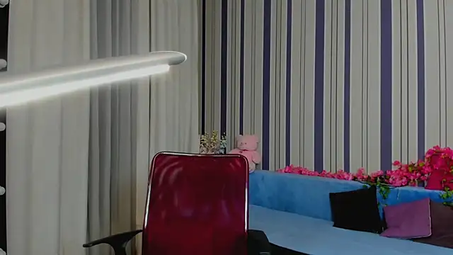 Snapshot of MilanaAlvis chatting on November 1, 2025, 1:24 pm MilanaAlvis online show from November 1, 2025, 1:24 pm