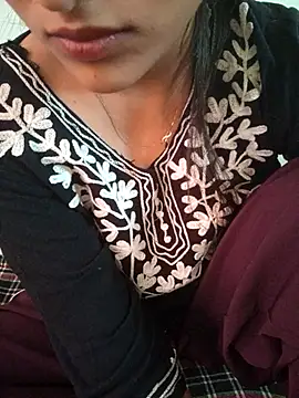 Neha Tyagi online show from November 1, 2025, 5:20 am