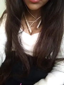 Neha Tyagi online show from November 19, 2025, 8:58 am