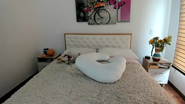 Snapshot of Tania_xw chatting on October 27, 2025, 2:43 pm Tania xw online show from October 27, 2025, 2:43 pm