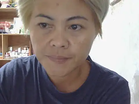 Snapshot of hottie_dolly chatting on December 18, 2025, 2:01 pm hottie dolly online show from December 18, 2025, 2:01 pm