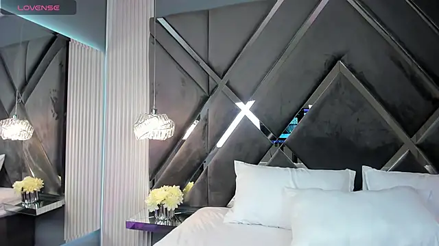 CoraimaSahin online show from February 1, 2026, 4:44 am