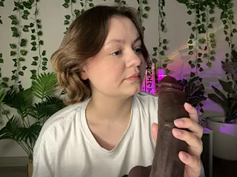 MoonIvy  online show from January 16, 2026, 7:18 pm