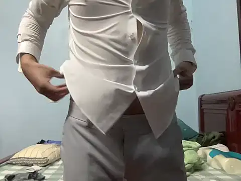 Snapshot of lahungdj12 chatting on November 10, 2025, 4:44 am lahungdj12 online show from November 10, 2025, 4:44 am