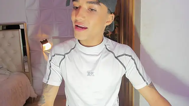 Wyatt Rose online show from November 27, 2025, 3:41 am