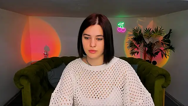 lil angel  online show from October 26, 2025, 8:42 am