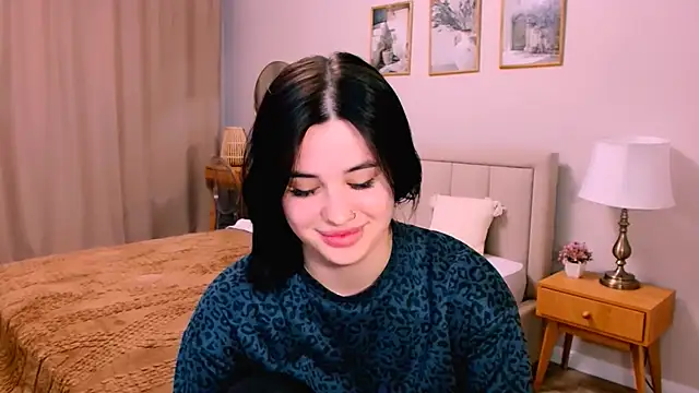 Snapshot of lil_angel_ chatting on February 5, 2026, 10:14 pm lil angel online show from February 5, 2026, 10:14 pm