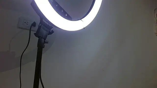 Snapshot of davoxer chatting on November 18, 2025, 3:12 am davoxer online show from November 18, 2025, 3:12 am