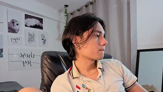 Snapshot of davoxer chatting on December 18, 2025, 3:01 am davoxer online show from December 18, 2025, 3:01 am