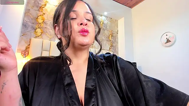 Snapshot of cloe_galee chatting on February 6, 2026, 5:12 am cloe galee online show from February 6, 2026, 5:12 am