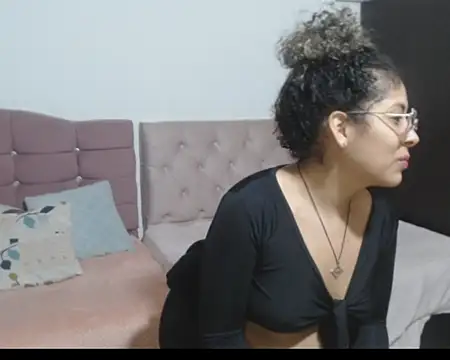 Snapshot of CATTALINAHOT chatting on February 7, 2026, 3:10 am CATTALINAHOT online show from February 7, 2026, 3:10 am