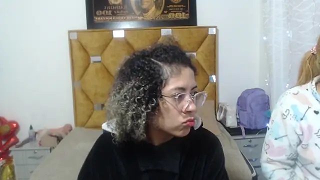 Snapshot of CATTALINAHOT chatting on February 19, 2026, 10:22 am CATTALINAHOT online show from February 19, 2026, 10:22 am