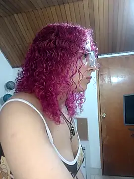 CATTALINAHOT online show from April 26, 2026, 4:21 am
