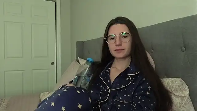 bambifarrina online show from November 15, 2025, 9:21 pm