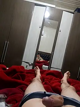 Gustavo198045 online show from October 28, 2025, 1:31 am