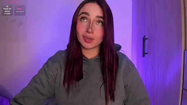 Snapshot of scarlett_Collinss chatting on February 4, 2026, 3:45 am scarlett Collinss online show from February 4, 2026, 3:45 am