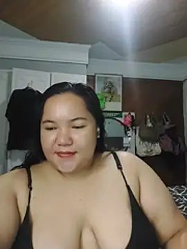 Snapshot of LianaCruzado chatting on July 7, 2026, 5:28 pm LianaCruzado online show from July 7, 2026, 5:28 pm