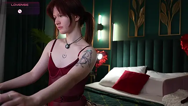 Snapshot of Aria_Vox chatting on February 13, 2026, 12:56 pm Aria Vox online show from February 13, 2026, 12:56 pm