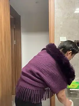 Snapshot of anna_yngs chatting on October 2, 2025, 1:18 pm anna yngs online show from October 2, 2025, 1:18 pm