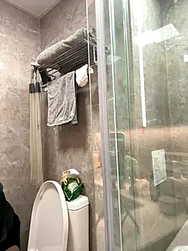 Snapshot of anna_yngs chatting on October 8, 2025, 9:51 am anna yngs online show from October 8, 2025, 9:51 am