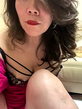 Snapshot of anna_yngs chatting on November 1, 2025, 11:07 pm anna yngs online show from November 1, 2025, 11:07 pm