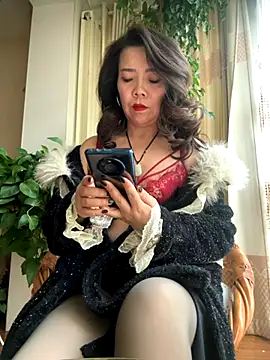 Snapshot of anna_yngs chatting on November 14, 2025, 8:57 am anna yngs online show from November 14, 2025, 8:57 am