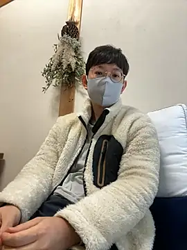 Snapshot of tom19899q chatting on November 21, 2025, 9:57 pm tom19899q online show from November 21, 2025, 9:57 pm