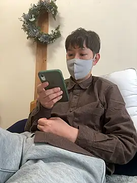 Snapshot of tom19899q chatting on December 17, 2025, 5:46 am tom19899q online show from December 17, 2025, 5:46 am