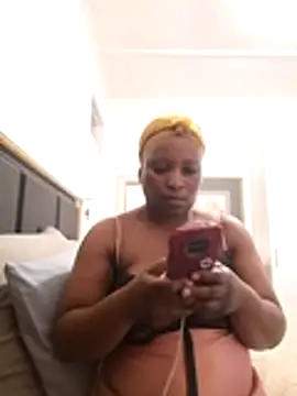 Yummyboomsbb online show from April 7, 2026, 5:19 am