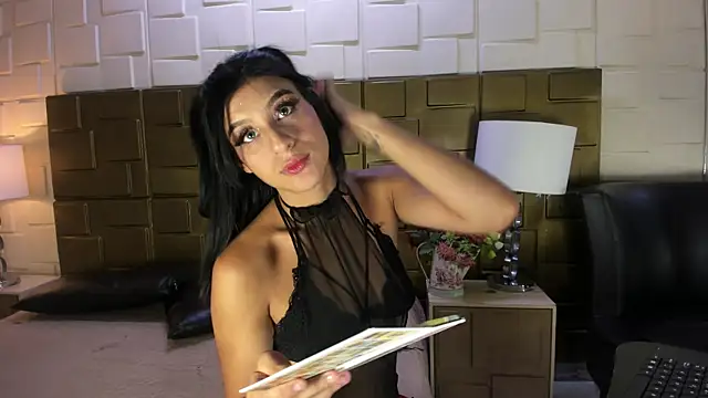 VioletLux online show from October 23, 2025, 8:07 pm