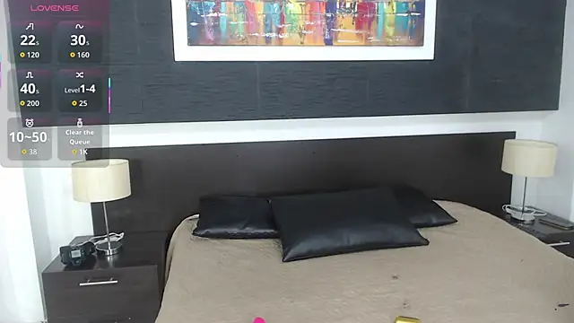 VioletLux online show from November 19, 2025, 7:36 pm