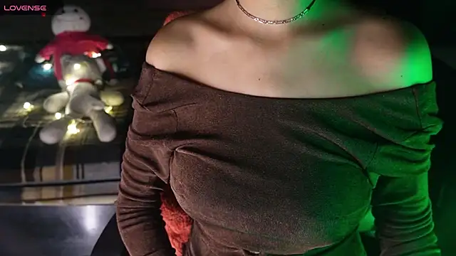 Snapshot of NidhiChandra chatting on December 19, 2025, 9:38 am NidhiChandra online show from December 19, 2025, 9:38 am