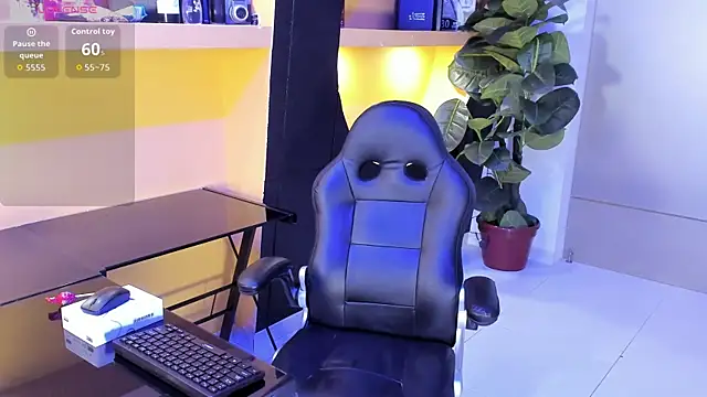 Bela Jones online show from September 28, 2025, 3:34 am