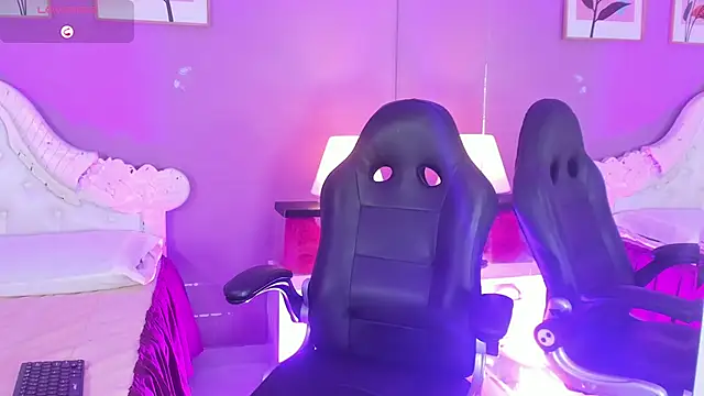 Bela Jones online show from October 25, 2025, 3:25 am