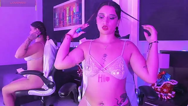 Bela Jones online show from December 4, 2025, 4:22 am